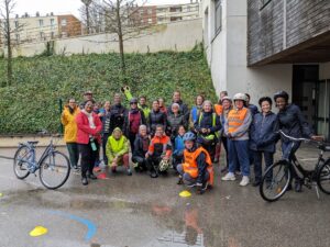 Les élèves instructeurs et les élèves tout court.